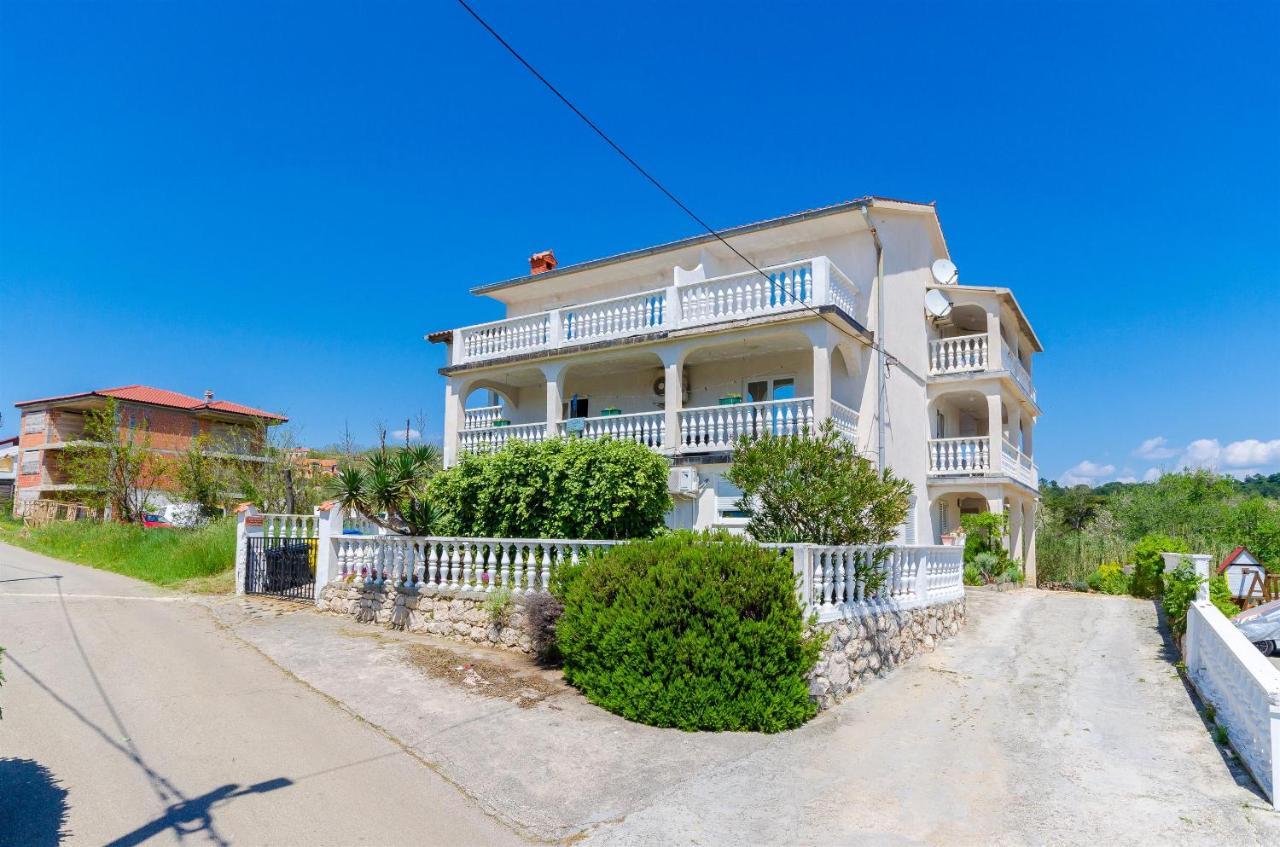 Apartments Ester Лопар Екстер'єр фото