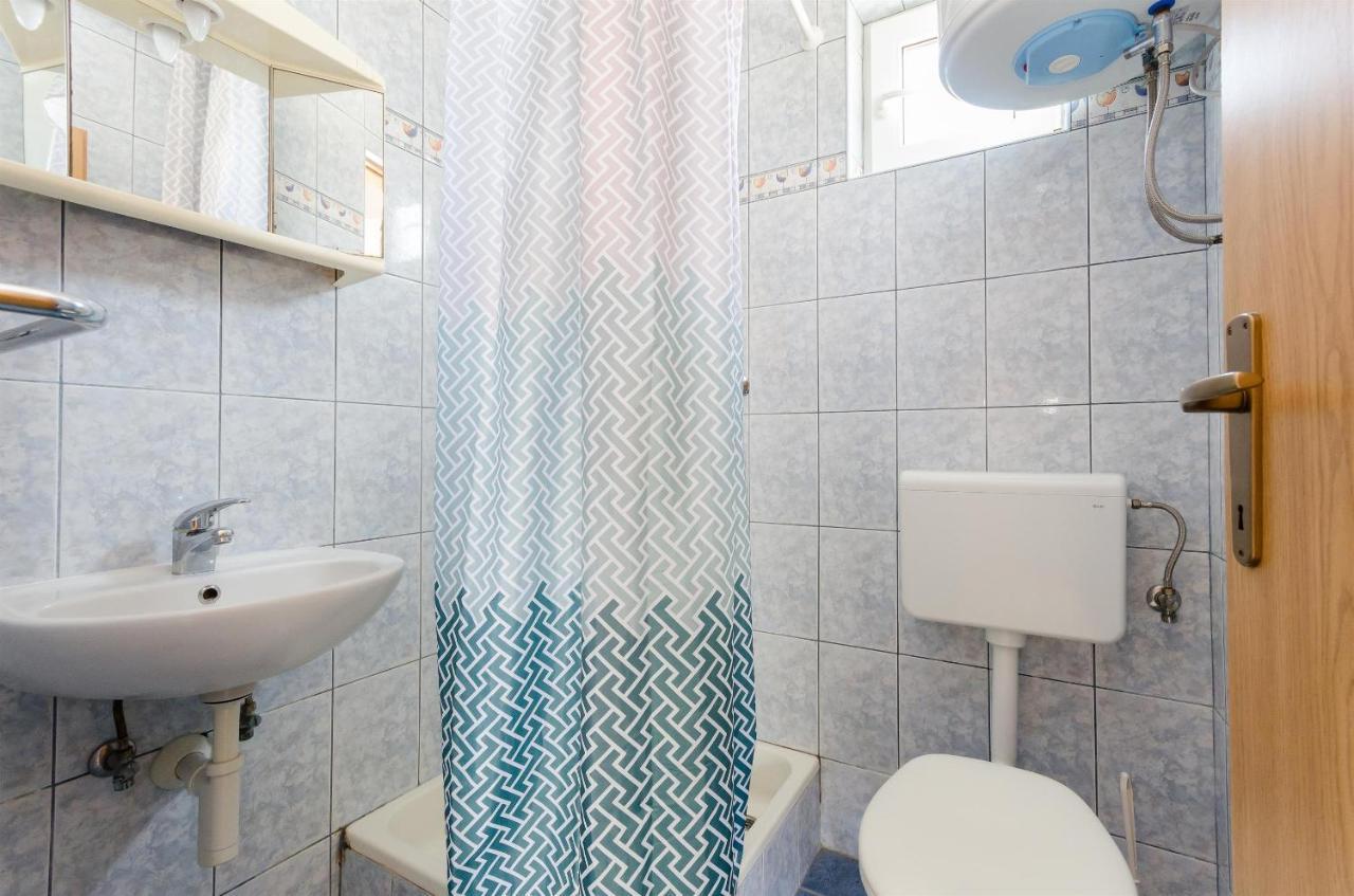 Apartments Ester Лопар Екстер'єр фото