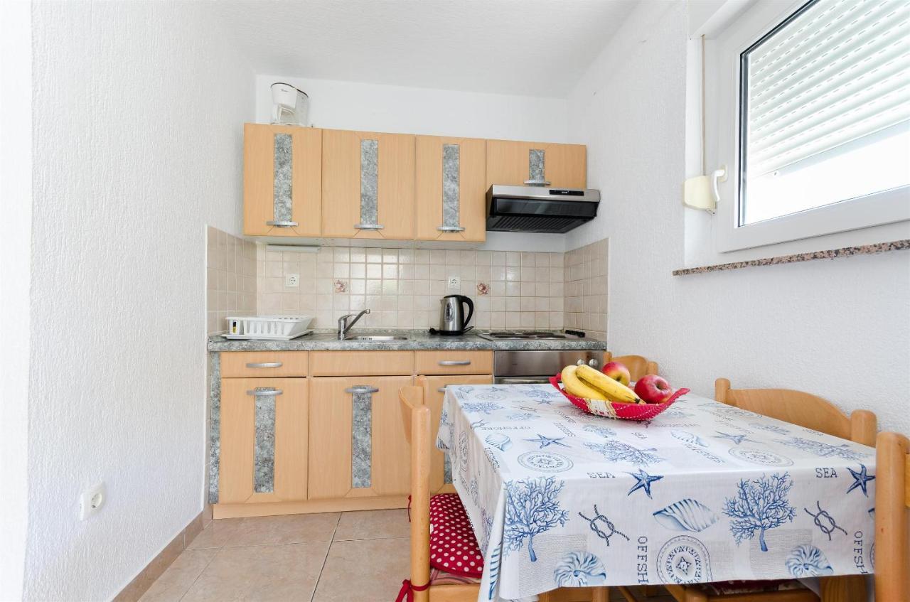 Apartments Ester Лопар Екстер'єр фото