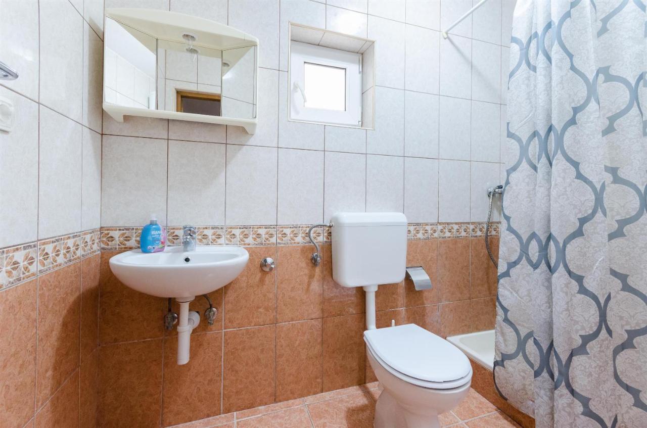 Apartments Ester Лопар Екстер'єр фото