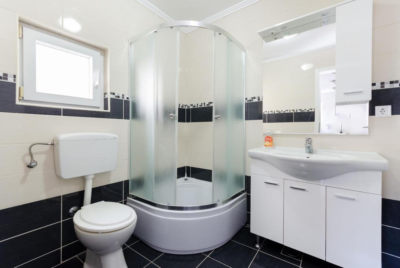 Apartments Ester Лопар Екстер'єр фото