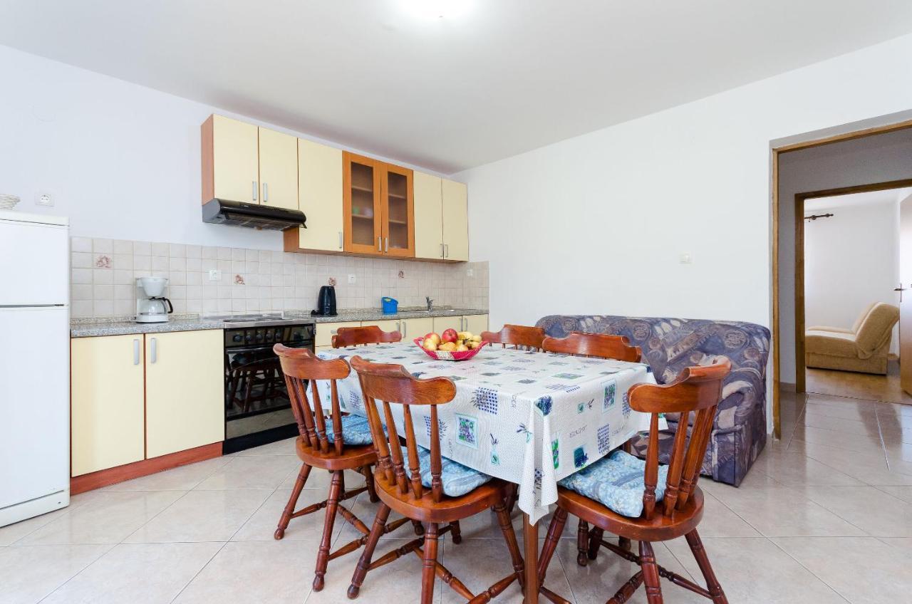 Apartments Ester Лопар Екстер'єр фото